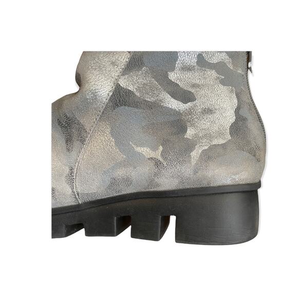 L'Amour Des Pieds Gray Silver Camo Hadirat Bootie Jeans Style Size 9.5M - Picture 11 of 12